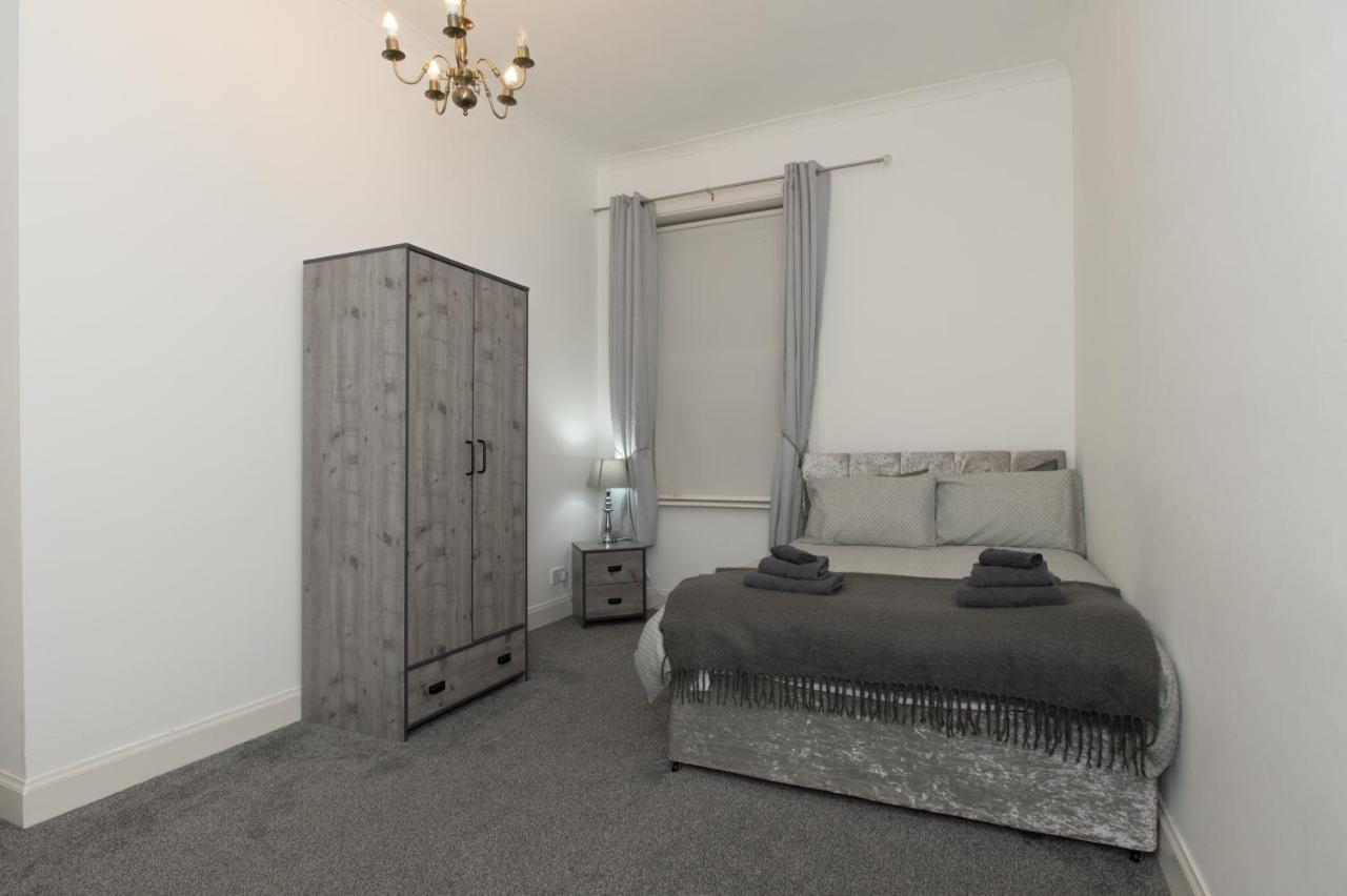 Appartement Maze Beach Getaway à Ayr Extérieur photo