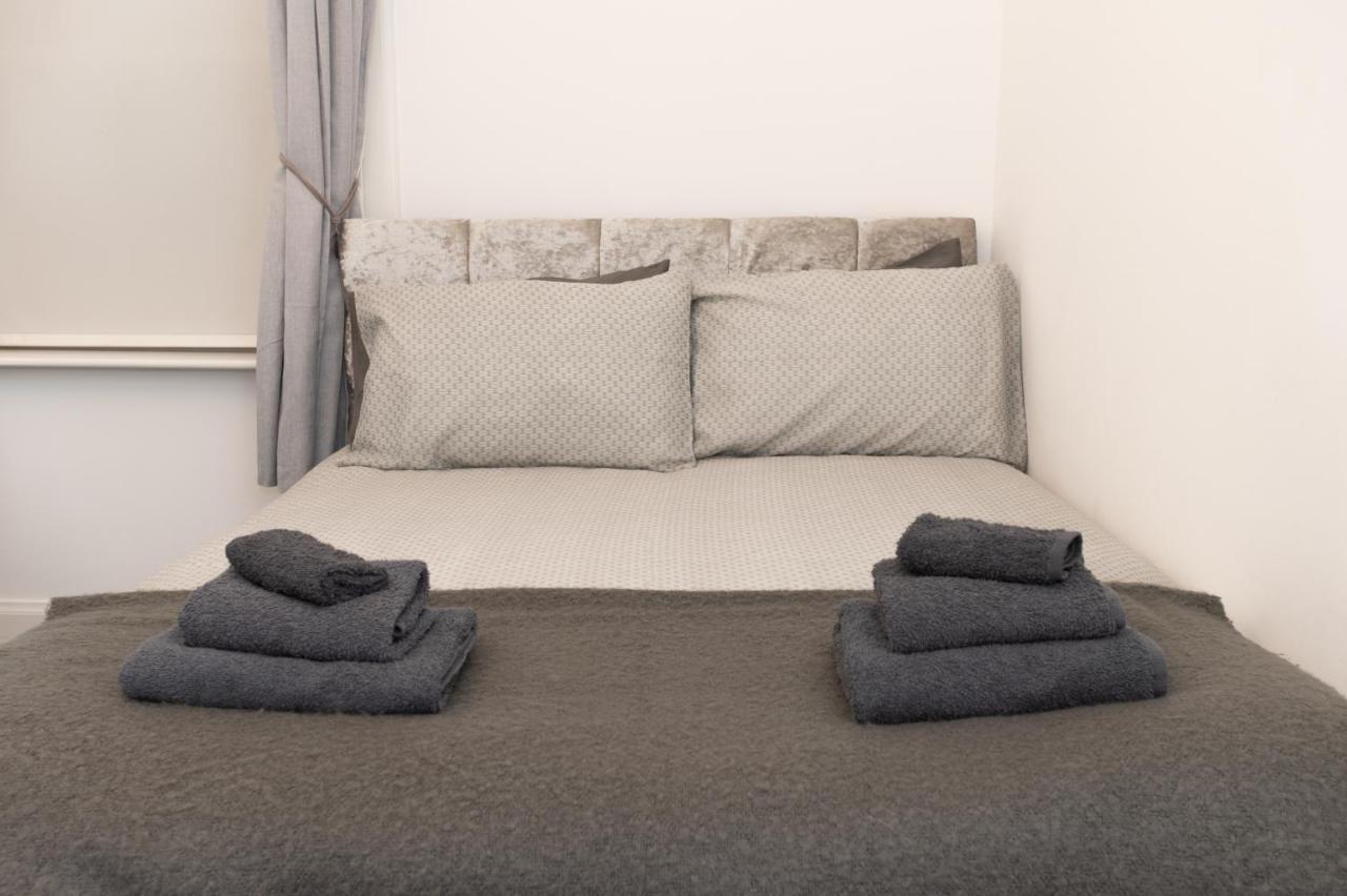 Appartement Maze Beach Getaway à Ayr Extérieur photo
