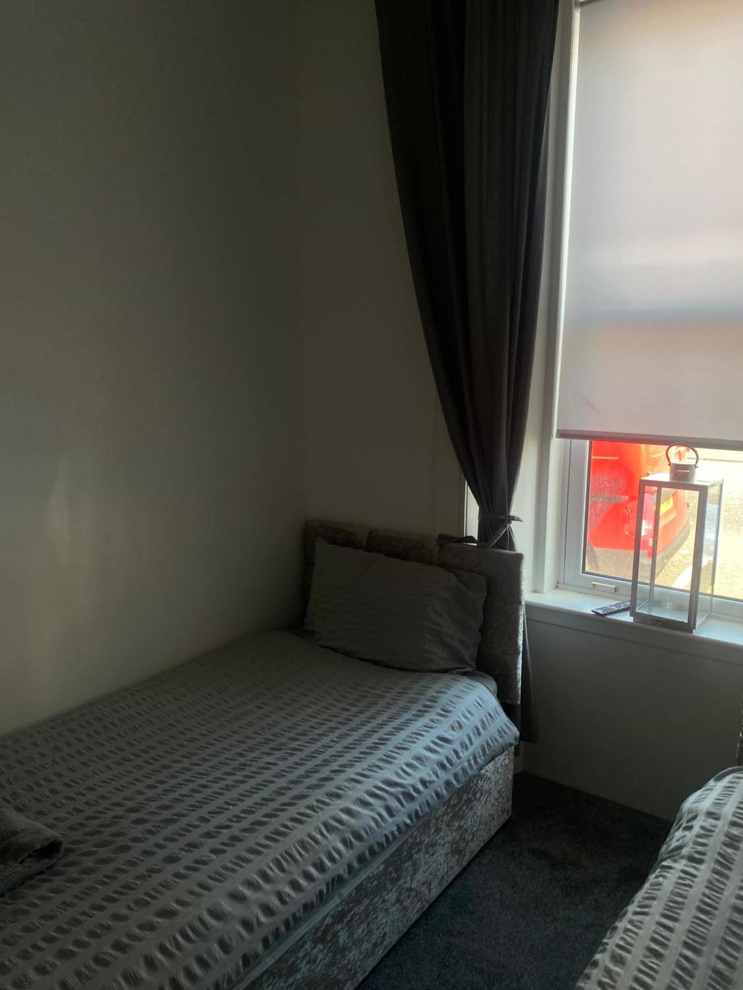 Appartement Maze Beach Getaway à Ayr Extérieur photo